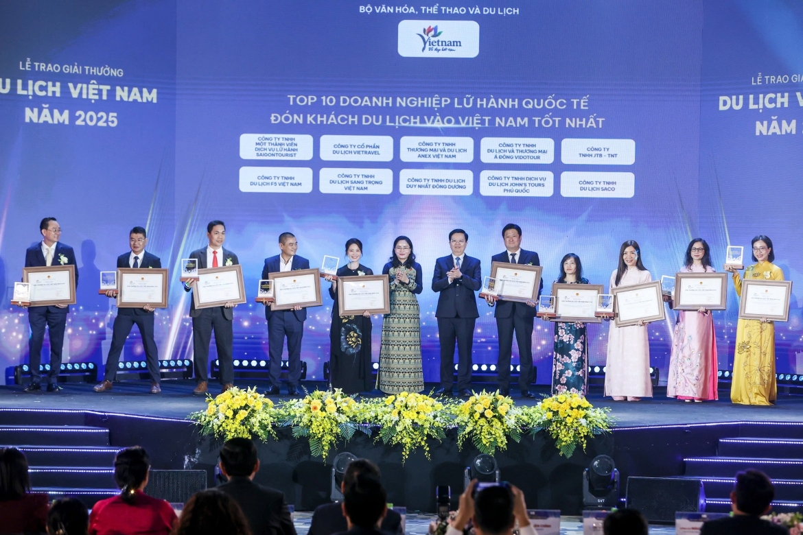f5 viet nam nhan giai doanh nghiep lu hanh quoc te don khach du lich vao viet nam tot nhat hinh anh 2