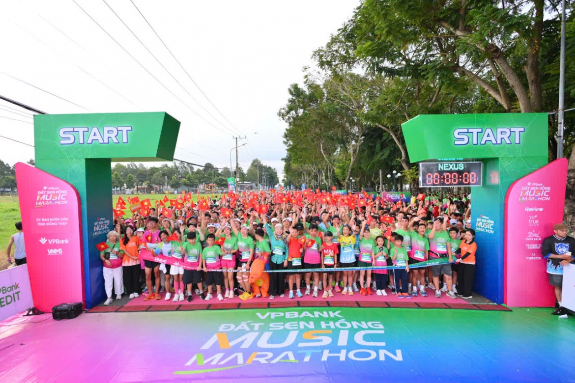 12.000 van dong vien hoa sac hong giua ngay hoi marathon tai Dong thap hinh anh 4