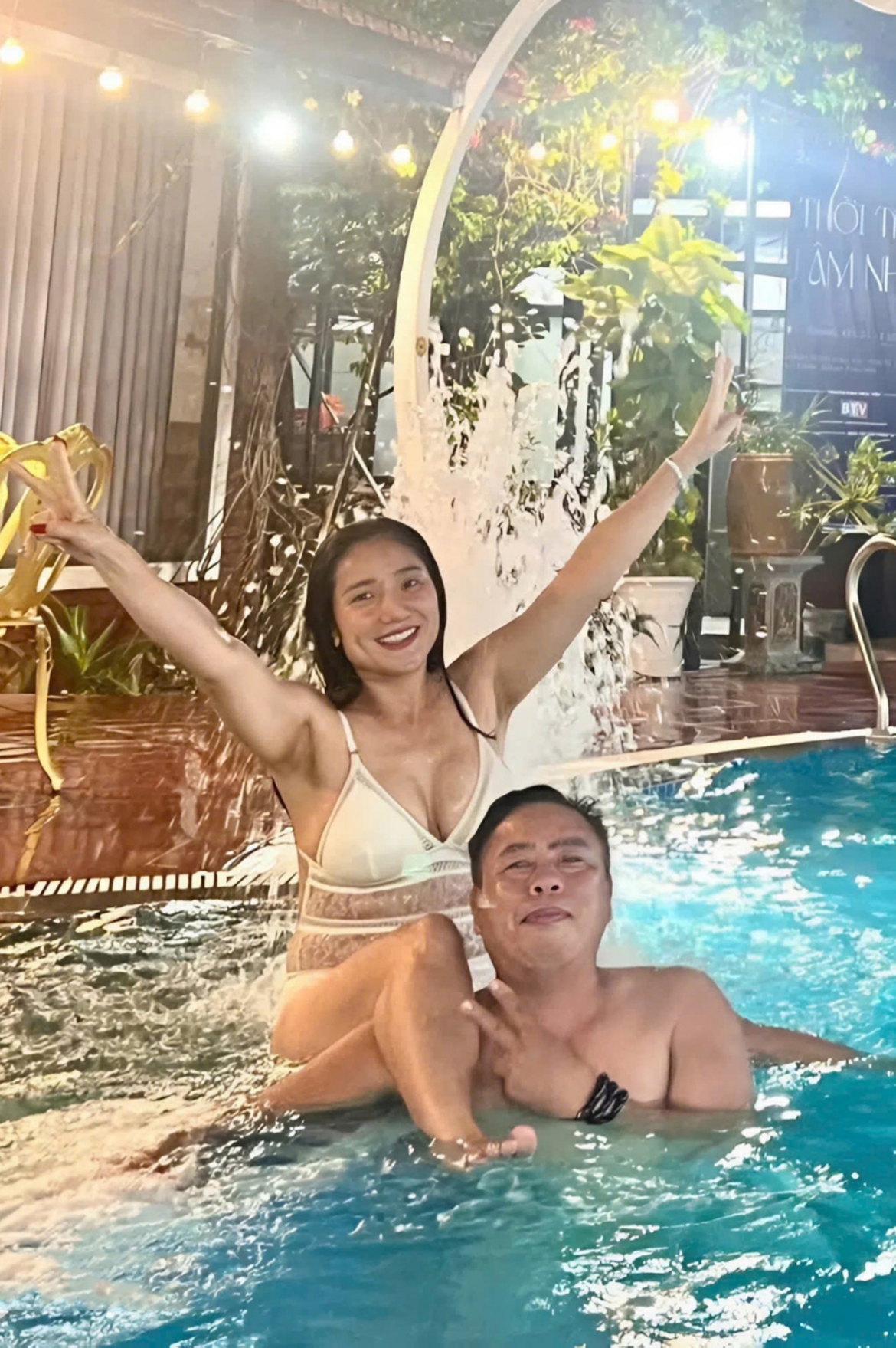 sao viet 4 10 phuong oanh cung con song sinh don trung thu dau tien o truong hinh anh 2
