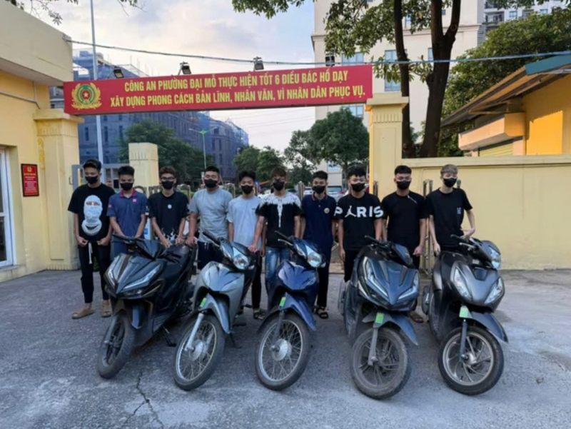 10 thanh thiếu niên bị khởi tố, bắt giam vì điều khiển xe máy "bốc đầu", gây rối