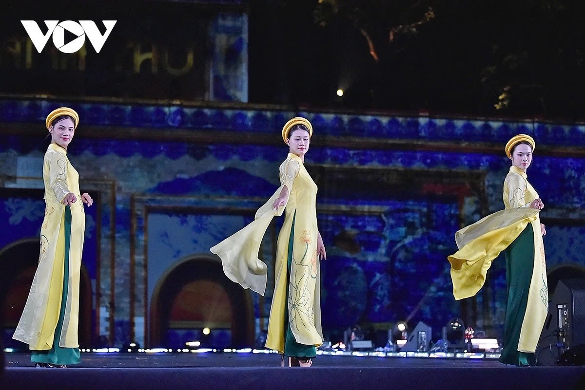ambassadors spouses elegantly display vietnam s Ao dai heritage picture 11