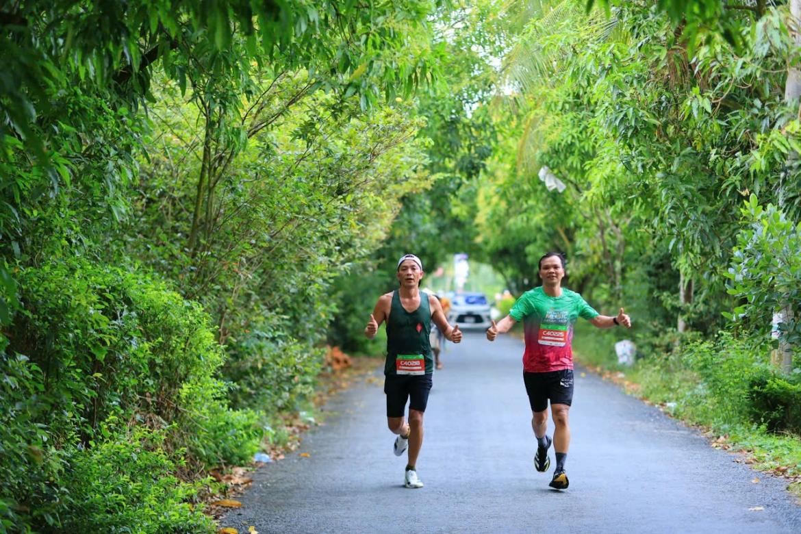 12.000 van dong vien hoa sac hong giua ngay hoi marathon tai Dong thap hinh anh 10