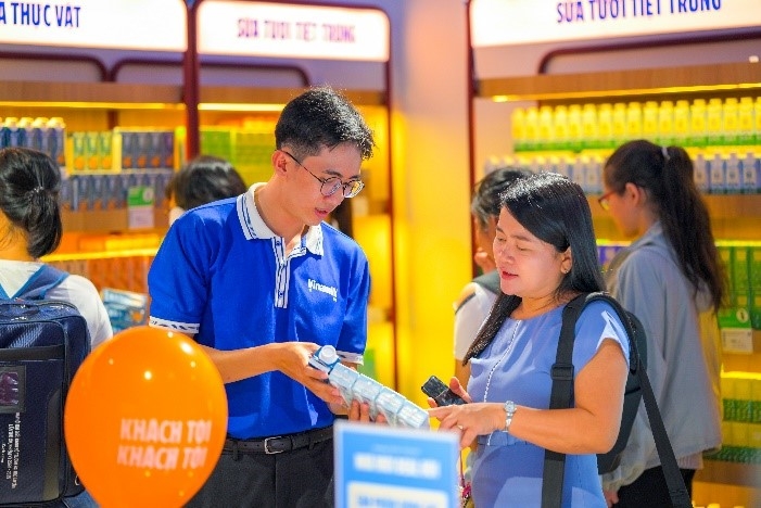 vinamilk tong doanh thu hop nhat quy 3 tien sat cot moc 17.000 ty dong hinh anh 1