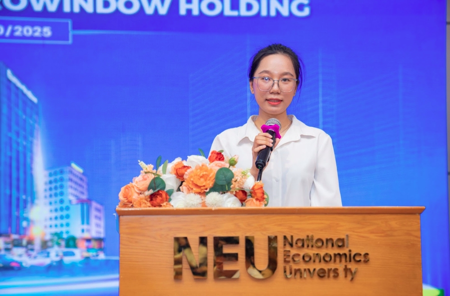 eurowindow holding tiep suc hanh trinh chinh phuc tri thuc cho sinh vien tai nang hinh anh 2