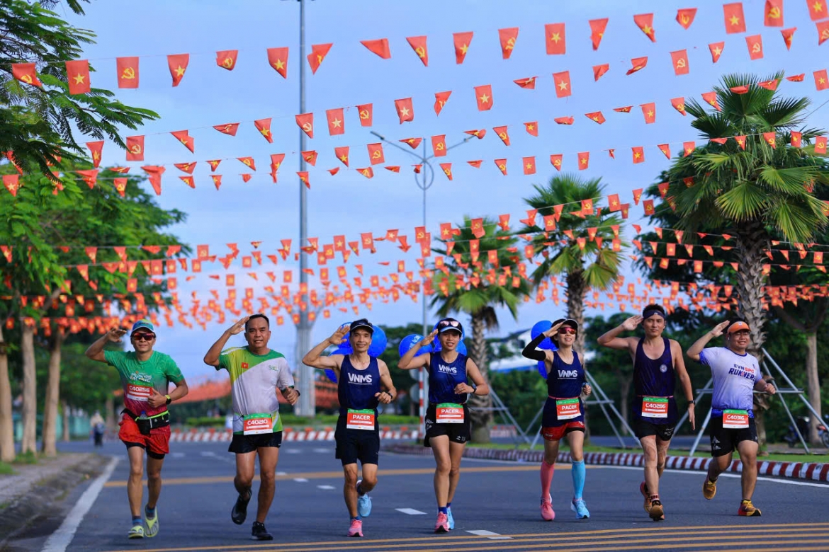 12.000 van dong vien hoa sac hong giua ngay hoi marathon tai Dong thap hinh anh 11