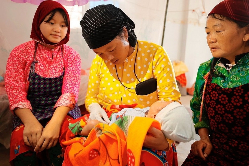village-based midwives help eliminate outdated birth customs in mountainous areas picture 1 village-based midwives help eliminate outdated birth customs in mountainous areas picture 1