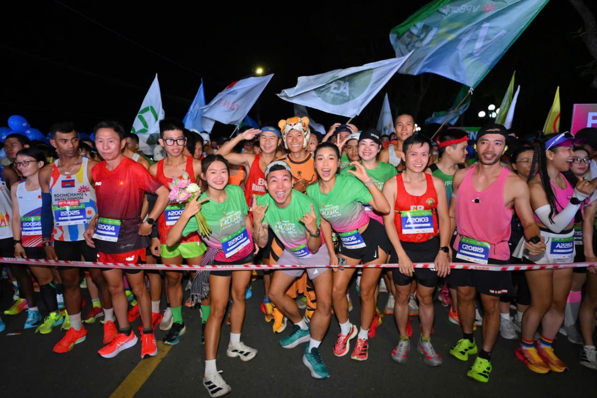12.000 van dong vien hoa sac hong giua ngay hoi marathon tai Dong thap hinh anh 15