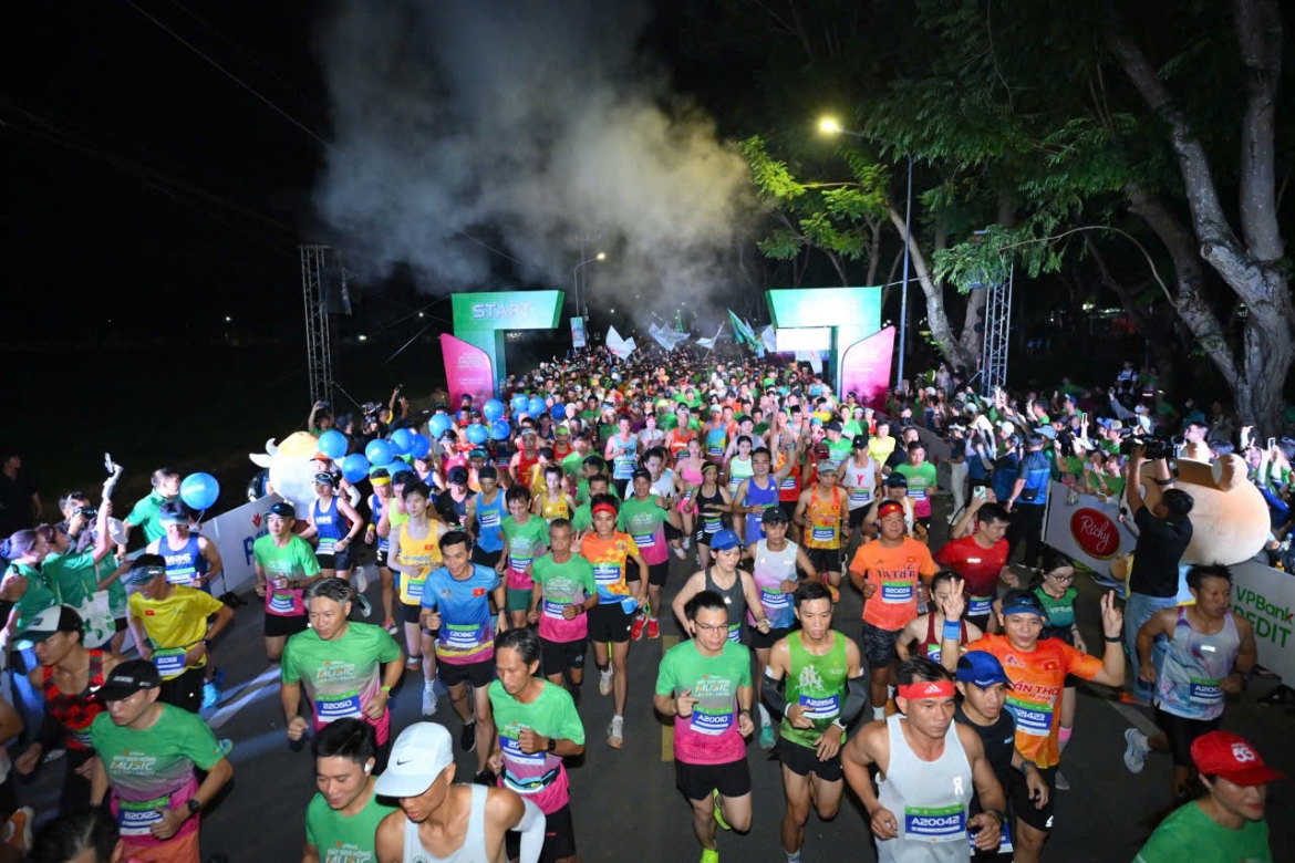 12.000 van dong vien hoa sac hong giua ngay hoi marathon tai Dong thap hinh anh 16
