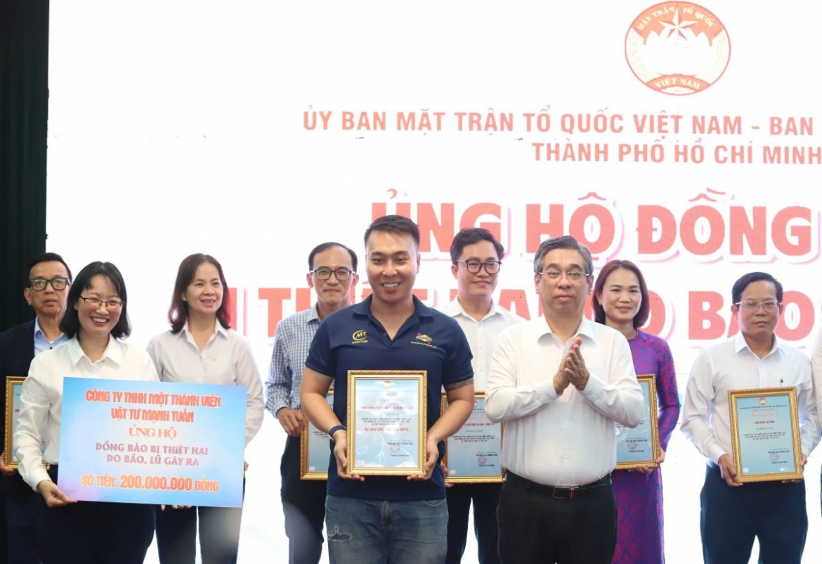 hon 35 ty dong duoc quyen gop tai le phat dong ho tro dong bao bi bao so 10 hinh anh 1