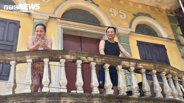 nuoc song cau dang ky luc, hon 8.000 nguoi dan lang co tho ha bi co lap hinh anh 2