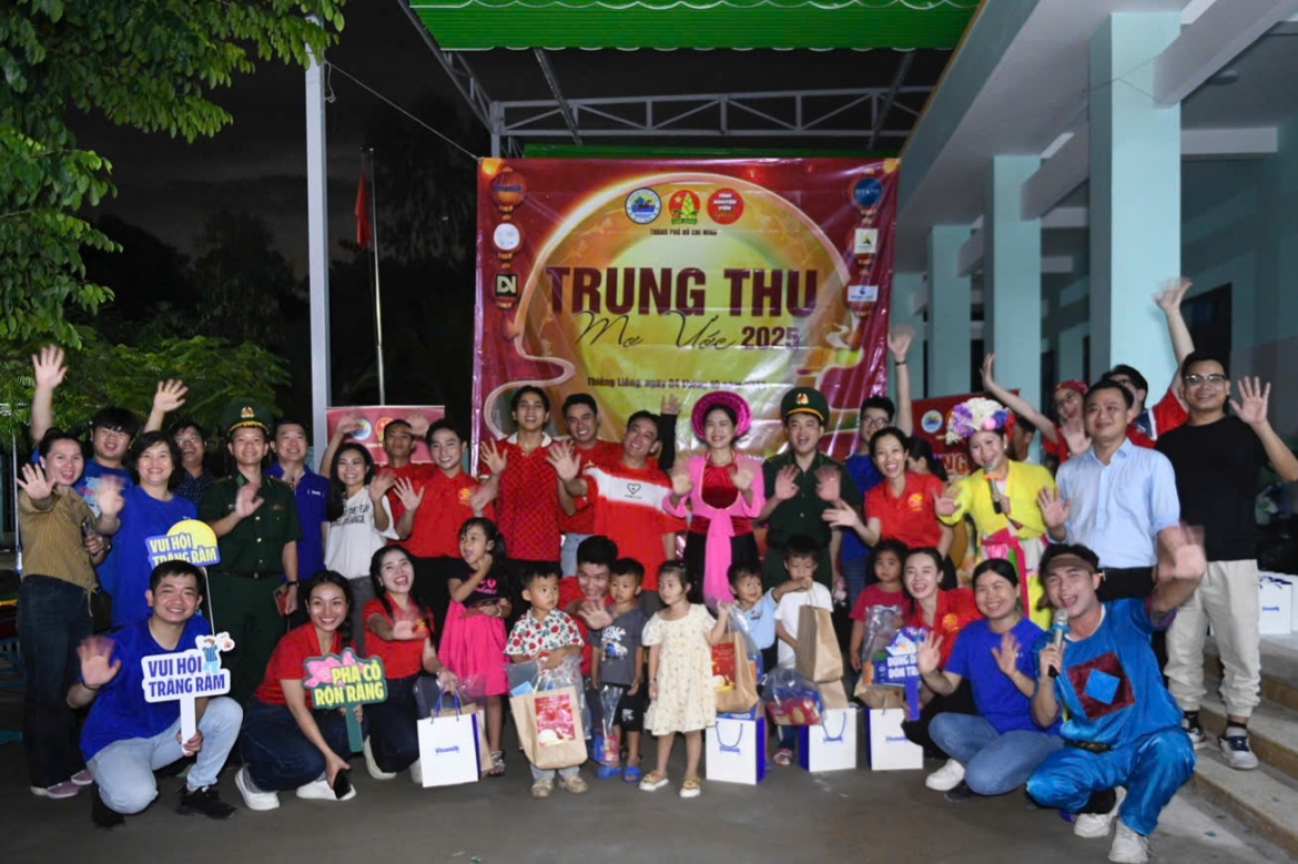 vinamilk dong hanh mang tet trung thu den hon 10.000 tre em tren ca nuoc hinh anh 5