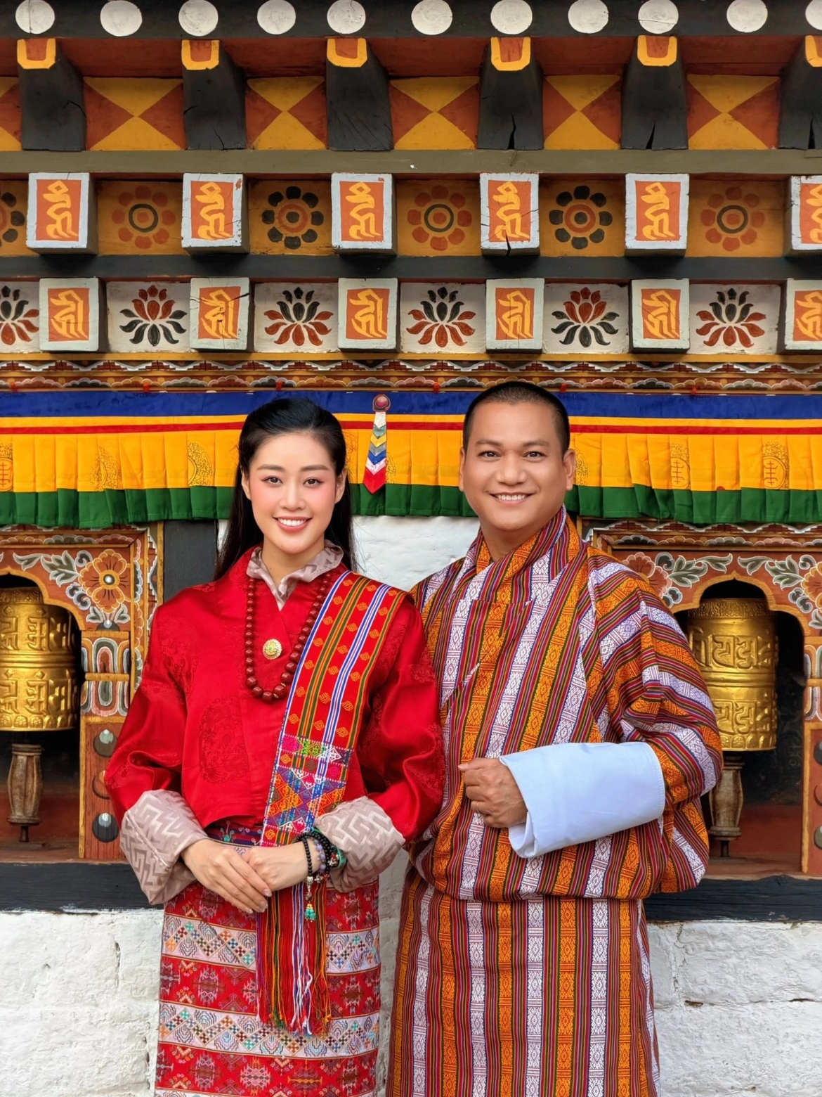 sao viet 5 10 yen nhi lung tung khi gioi thieu bang tieng anh tai miss grand hinh anh 7