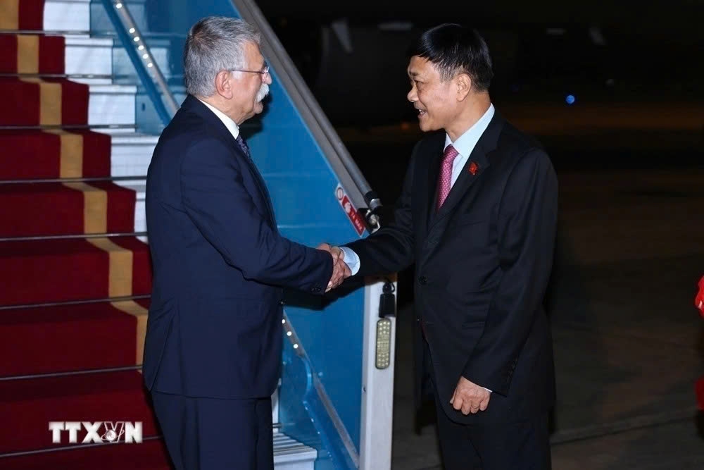 hungarian na speaker laszlo kover s vietnam visit in the spotlight picture 4