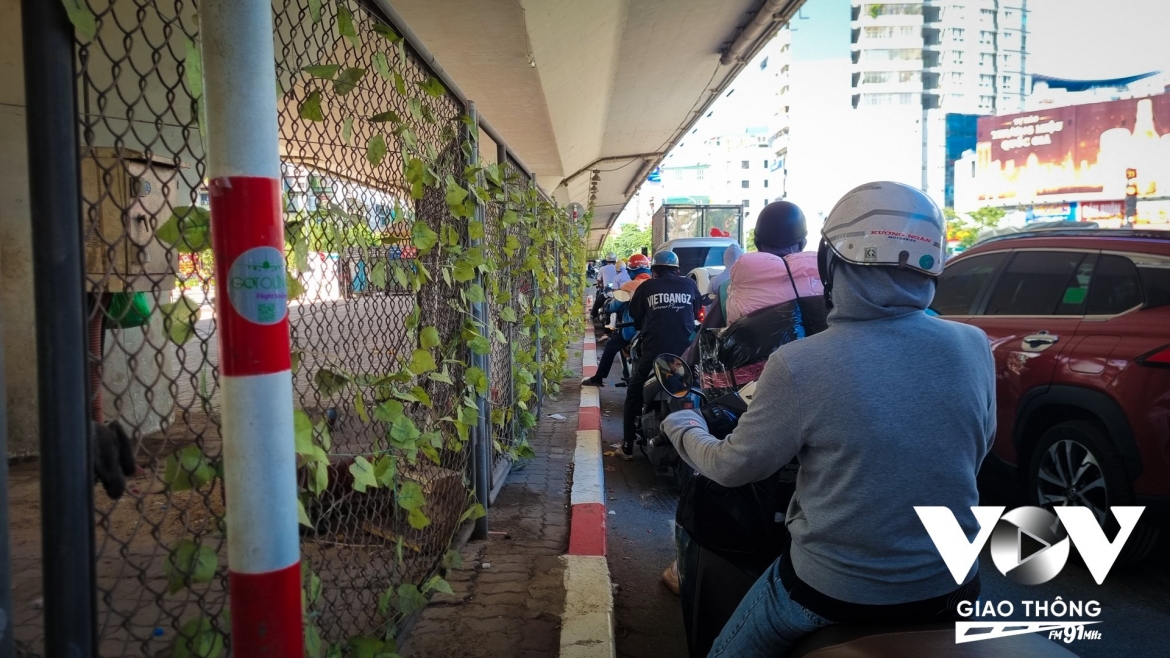 ha noi sau mot thang doi lai gam cau hinh anh 13