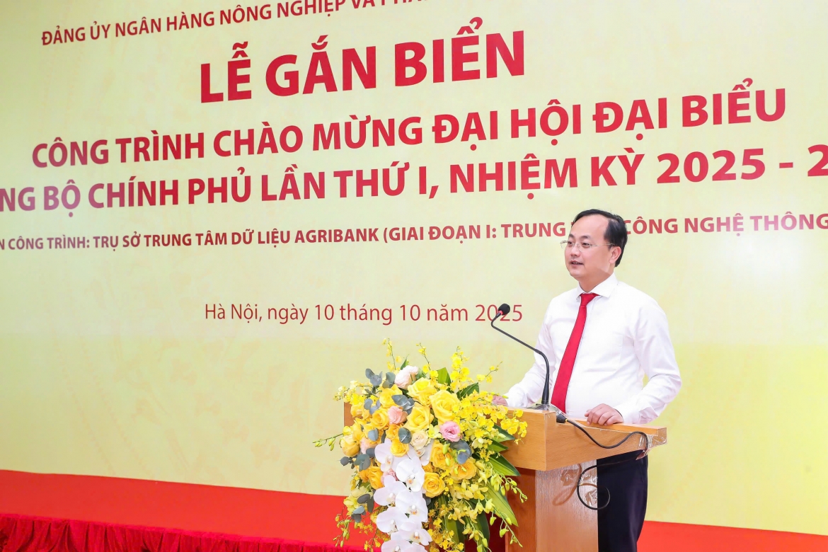 Dang uy agribank gan bien cong trinh chao mung Dai hoi dai bieu Dang bo chinh phu hinh anh 2