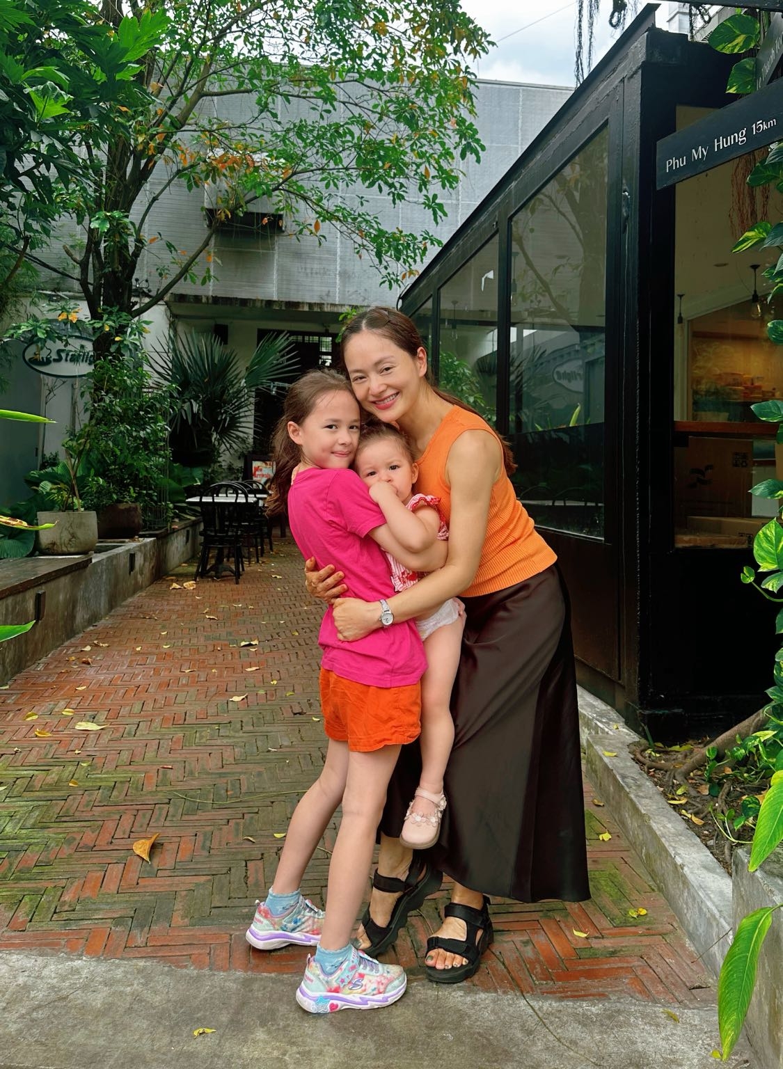 lan phuong cam thay cang thang, met moi khi chong cu nop don khang cao hinh anh 1