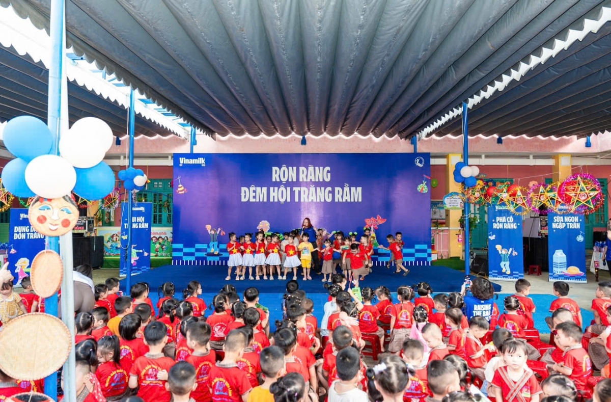 Vinamilk đồng hành mang tết trung thu đến hơn 10.000 trẻ em trên cả nước
