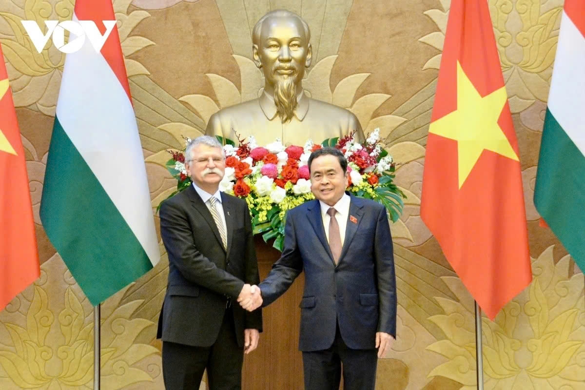 hungarian na speaker laszlo kover s vietnam visit in the spotlight picture 7