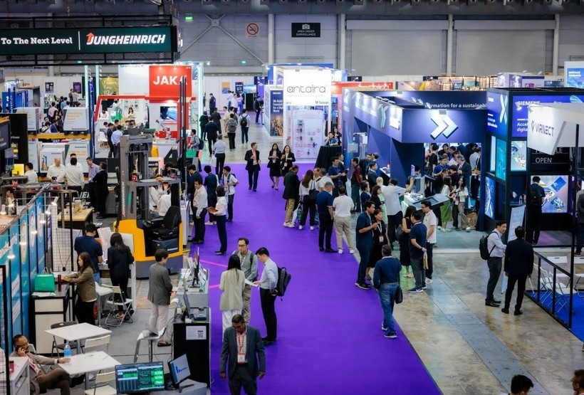 Vietnam, Singapore foster links in electronics, industrial production