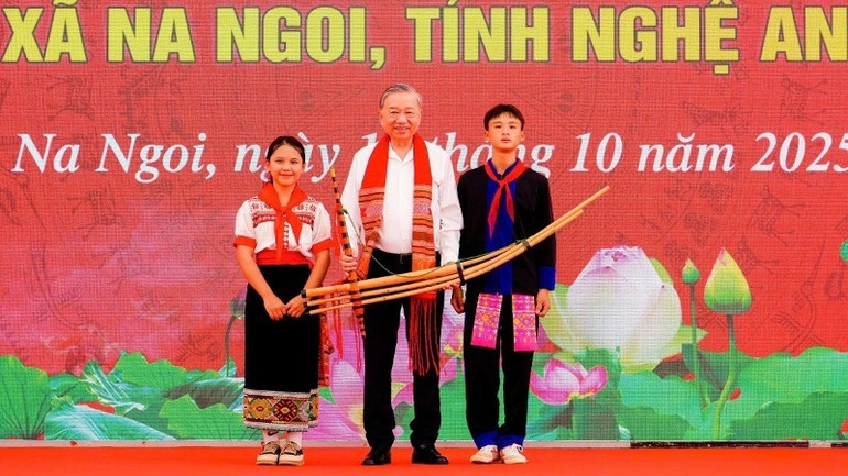 party and state give special attention to border regions party leader to lam picture 2