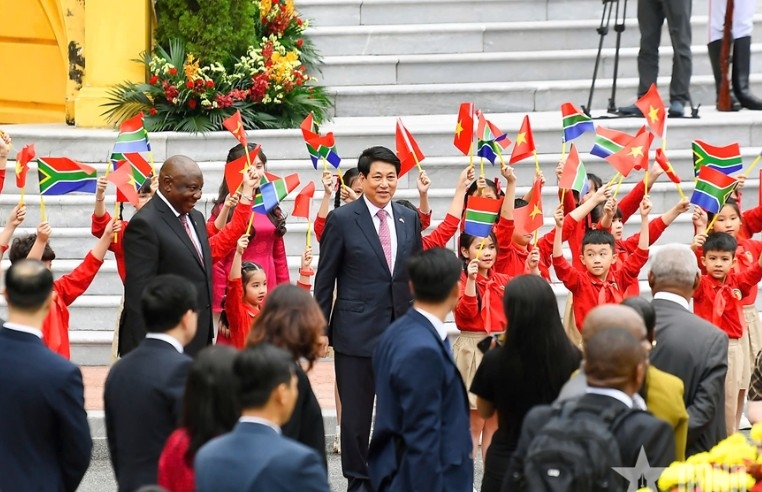 state welcome held for south african president in hanoi picture 1 state welcome held for south african president in hanoi picture 1
