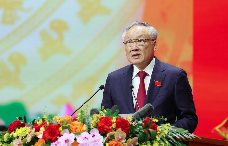 Standing Deputy PM presents draft political report at Government’s Party Congress