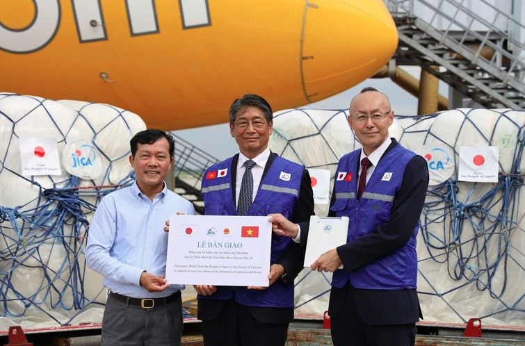 japan sends first emergency relief shipment to vietnam s flood-affected areas picture 1 japan sends first emergency relief shipment to vietnam s flood-affected areas picture 1
