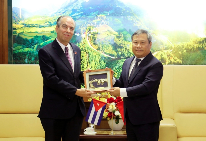 Quang Ninh enhances cooperation with Cuban localities