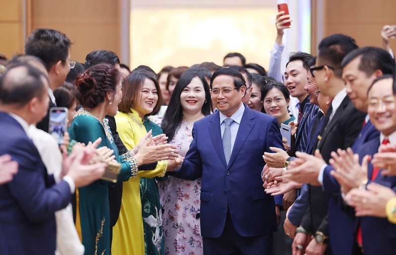 pm talks with business representatives on vietnamese entrepreneurs day picture 1 pm talks with business representatives on vietnamese entrepreneurs day picture 1