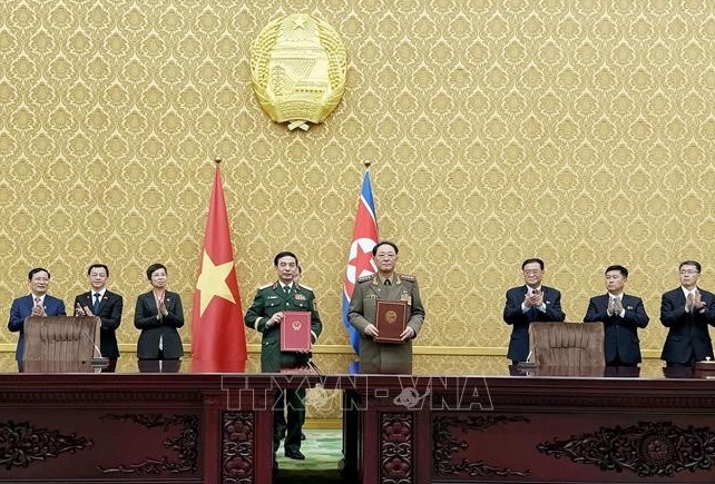 vietnam, dprk sign bilateral cooperation documents picture 1