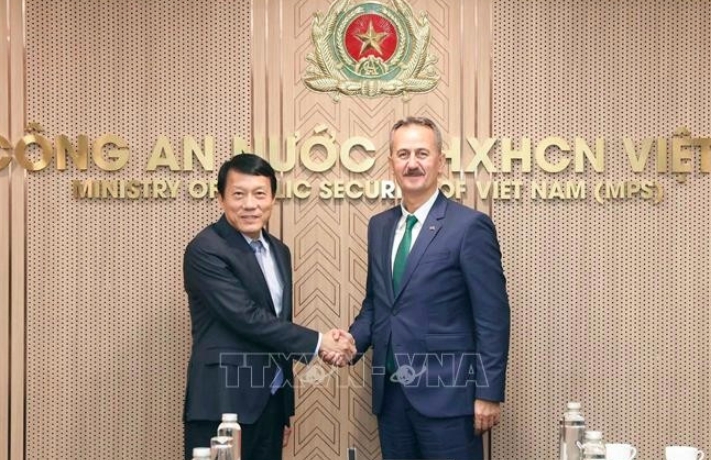 Minister calls for enhanced Vietnam – Türkiye cooperation in security industry