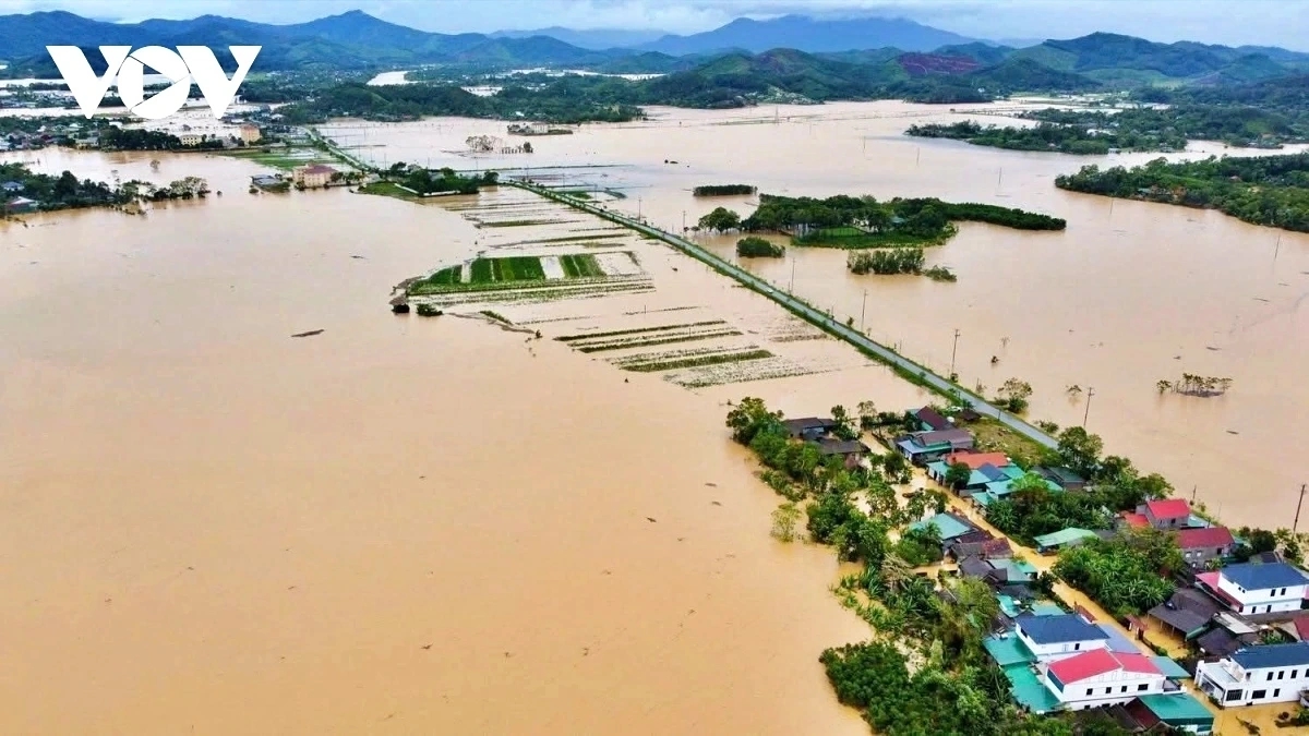 extreme weather to persist in vietnam, authorities warn of more storms ahead picture 1