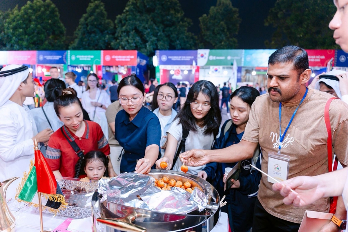 uae brings vibrant cultural experiences to cultures of world festival picture 2