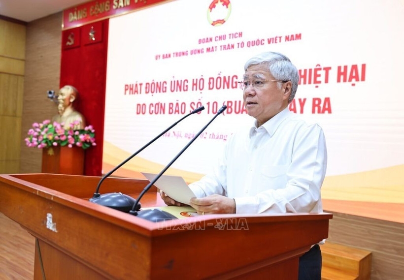 vietnam fatherland front receives donations for typhoon bualoi victims picture 1