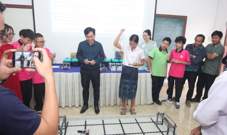 vietnam, laos boost cooperation in education quality improvement picture 1