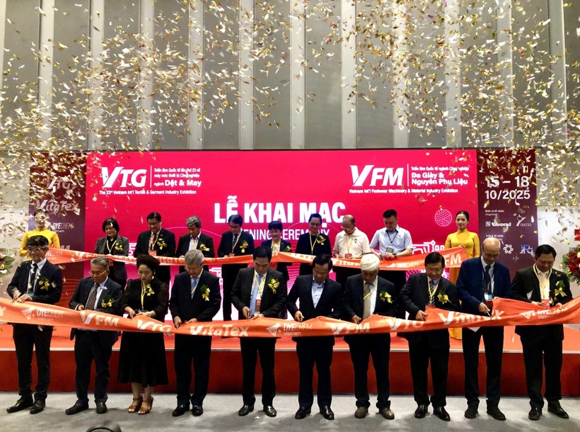 23rd vietnam int l textile, garment expo opens in hcm city picture 1