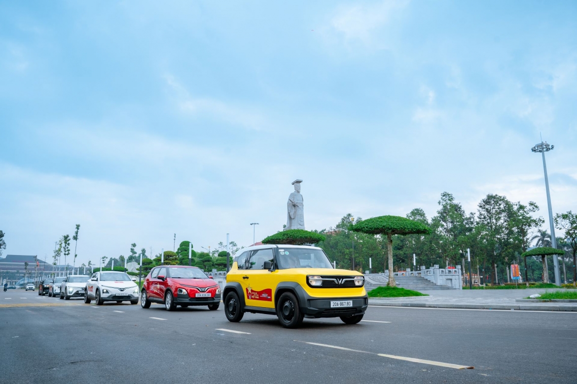 bac ninh, hue, tp.hcm soi dong voi ngay hoi thu xang, doi dien cua vinfast hinh anh 1