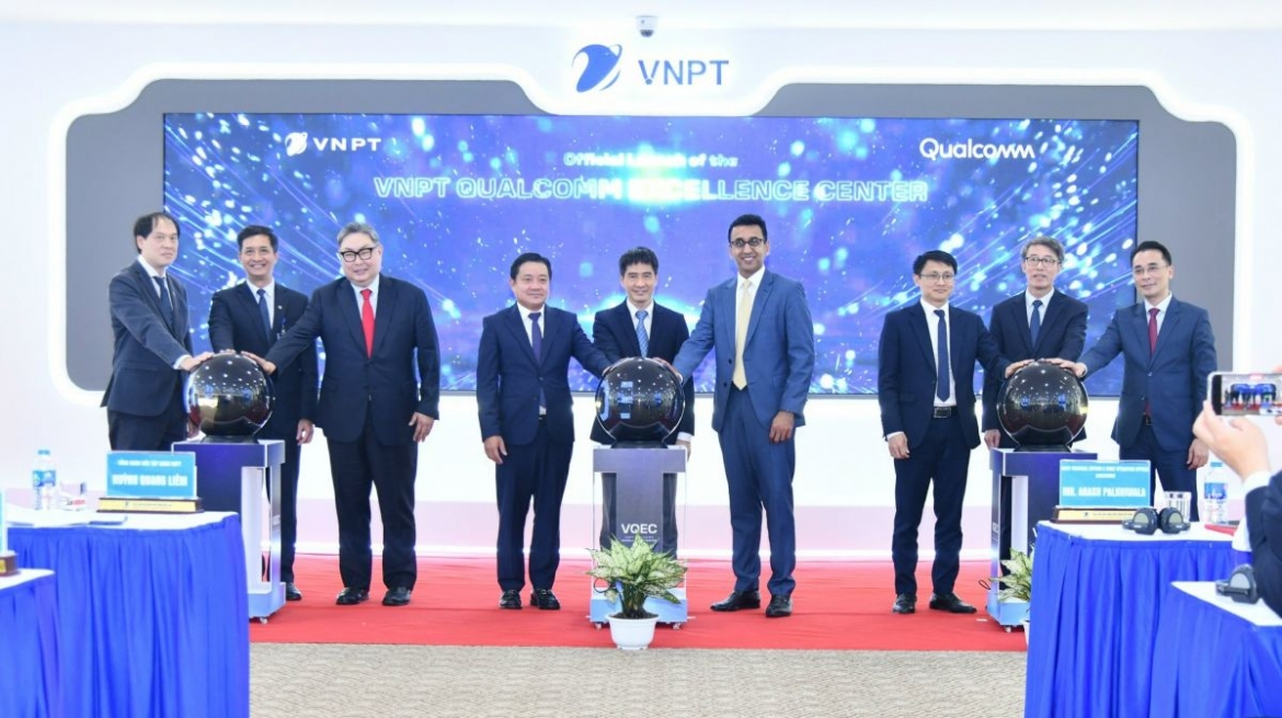 chinh thuc ra mat trung tam xuat sac vnpt-qualcomm hinh anh 1