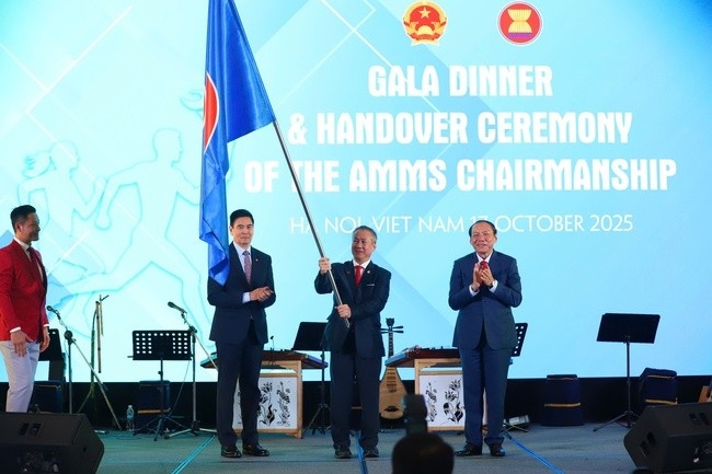 vietnam hands over chairmanship of asean ministerial meeting on sports to cambodia picture 1 vietnam hands over chairmanship of asean ministerial meeting on sports to cambodia picture 1