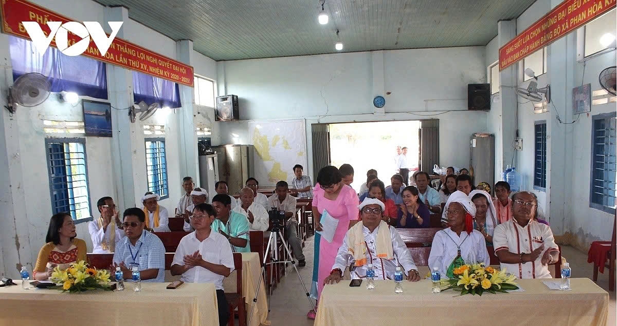 preserving ariya singing - a cultural treasure of the cham ethnic group picture 3