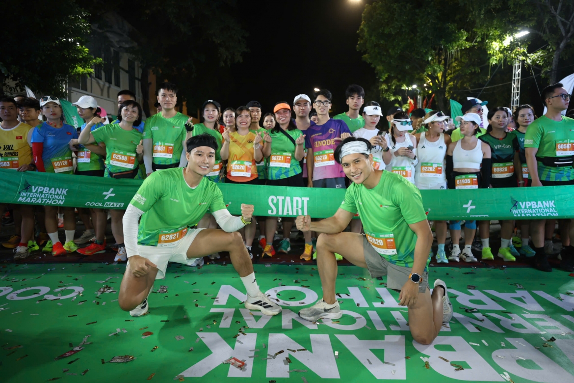 pham thi hong le tiep tuc chinh phuc vpbank hanoi international marathon 2025 hinh anh 9