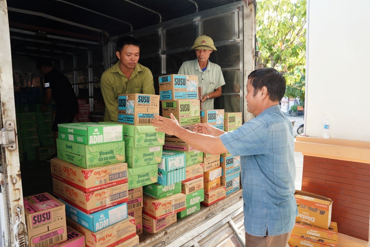 vinamilk cùng cộng đồng viết tiếp hành trình sẻ chia hình ảnh 2 vinamilk cung cong dong viet tiep hanh trinh se chia hinh anh 2