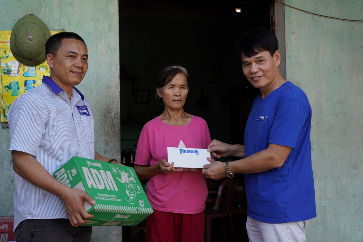 vinamilk cùng cộng đồng viết tiếp hành trình sẻ chia hình ảnh 6 vinamilk cung cong dong viet tiep hanh trinh se chia hinh anh 6