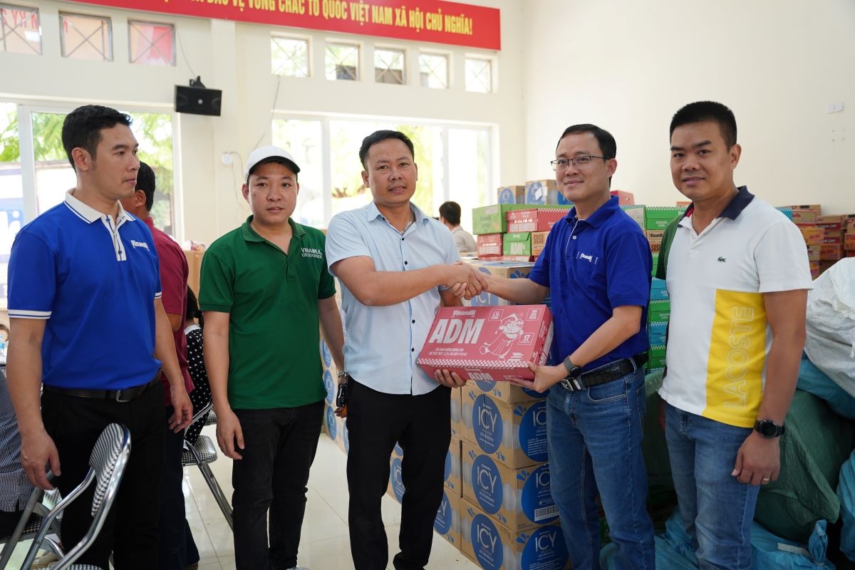 vinamilk cùng cộng đồng viết tiếp hành trình sẻ chia hình ảnh 11 vinamilk cung cong dong viet tiep hanh trinh se chia hinh anh 11