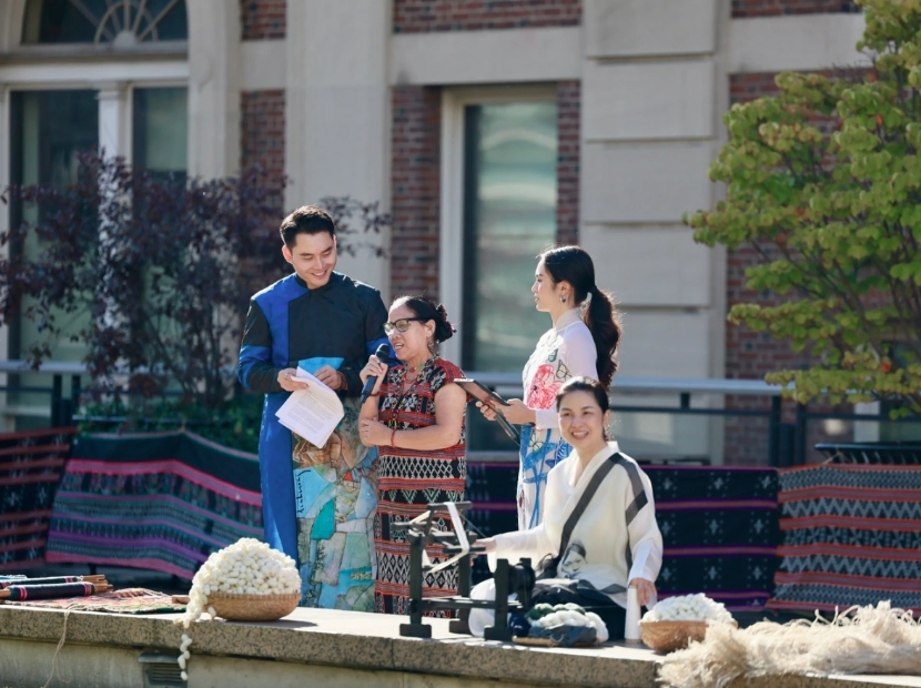 vietnam s ao dai takes center stage at columbia university cultural show picture 2