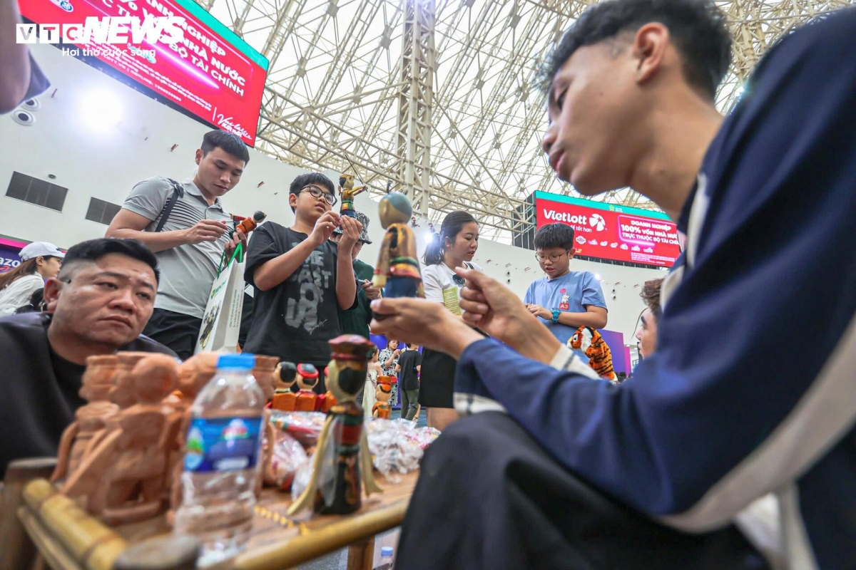 traditional crafts and cultural heritage showcased at hanoi autumn fair 2025 picture 10 traditional crafts and cultural heritage showcased at hanoi autumn fair 2025 picture 10