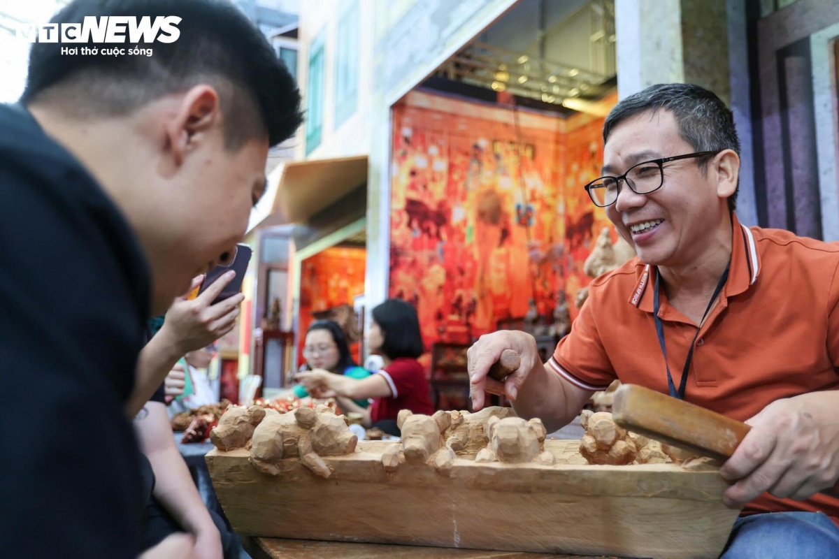 traditional crafts and cultural heritage showcased at hanoi autumn fair 2025 picture 4 traditional crafts and cultural heritage showcased at hanoi autumn fair 2025 picture 4