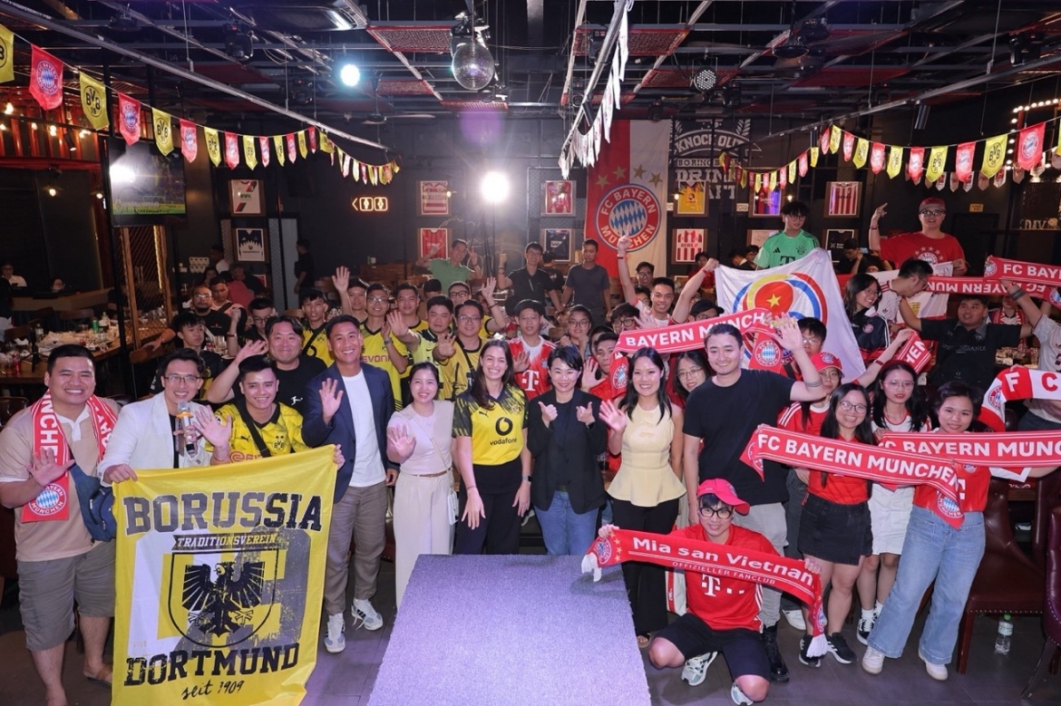 tv 360 bien der klassiker thanh le hoi bia, thoi bung tinh than bundesliga hinh anh 1