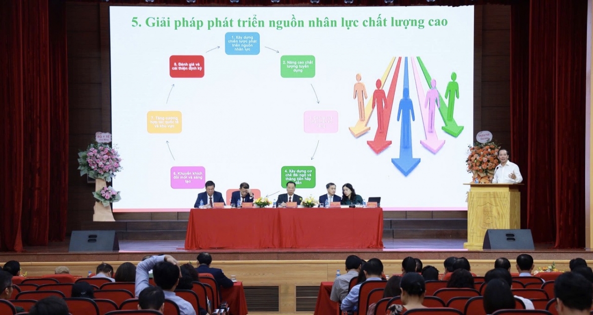 "Thiếu nhân lực chất lượng cao thì mọi khát vọng phát triển khó thành hiện thực"