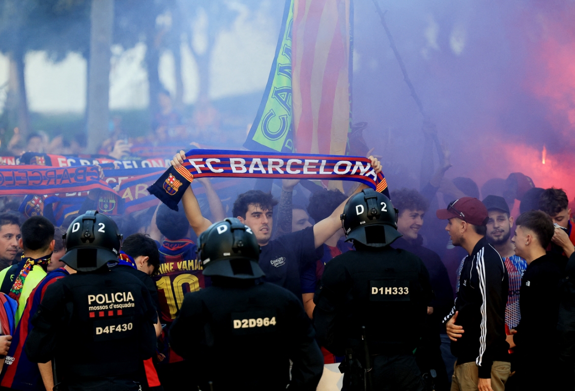ket qua cup c1 chau Au hom nay 2 10 psg loi nguoc dong ngay tren san barca hinh anh 9